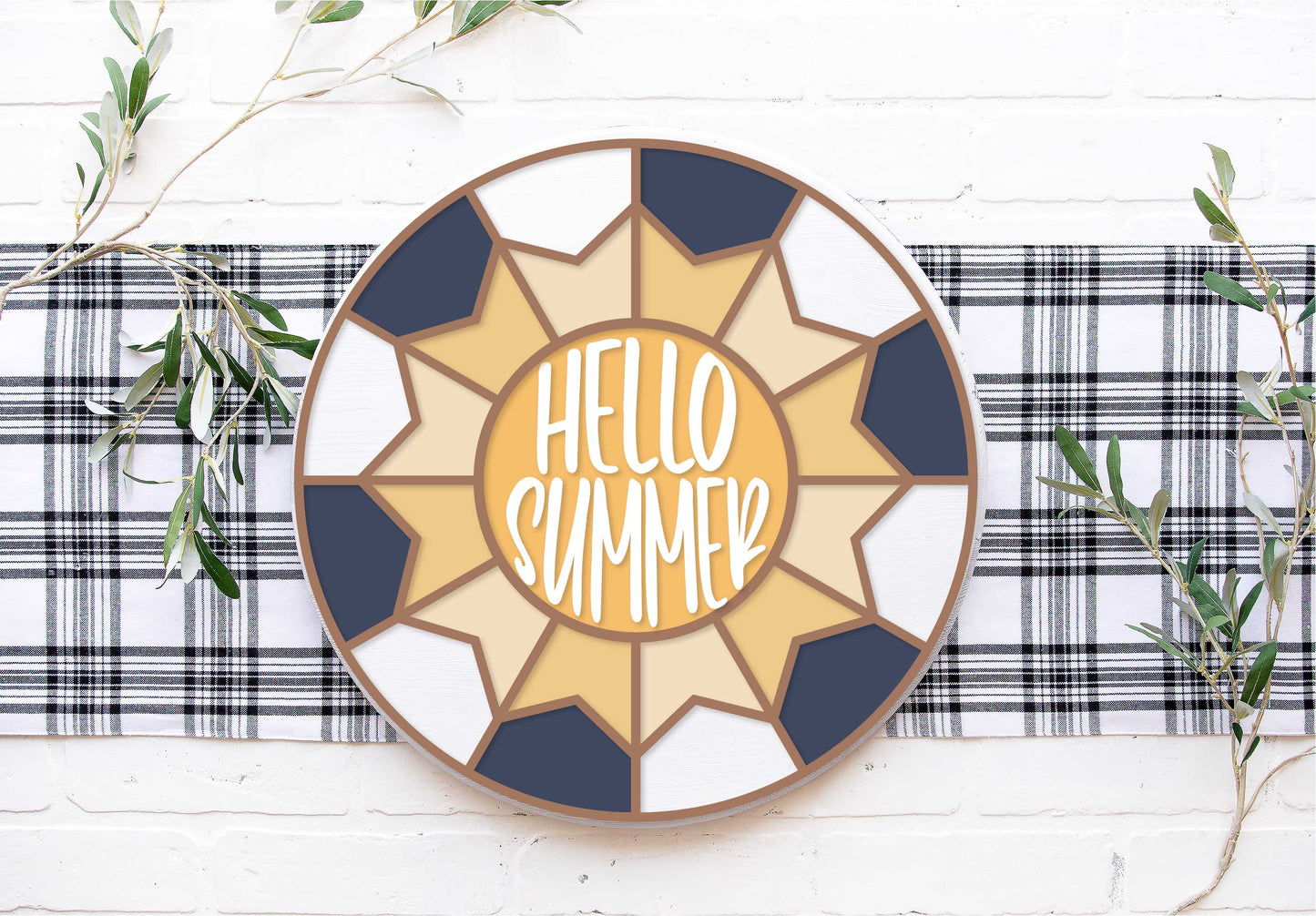 Hello Summer Quilt Round - Round Wood Door Sign | Hanger | ChicaTiza