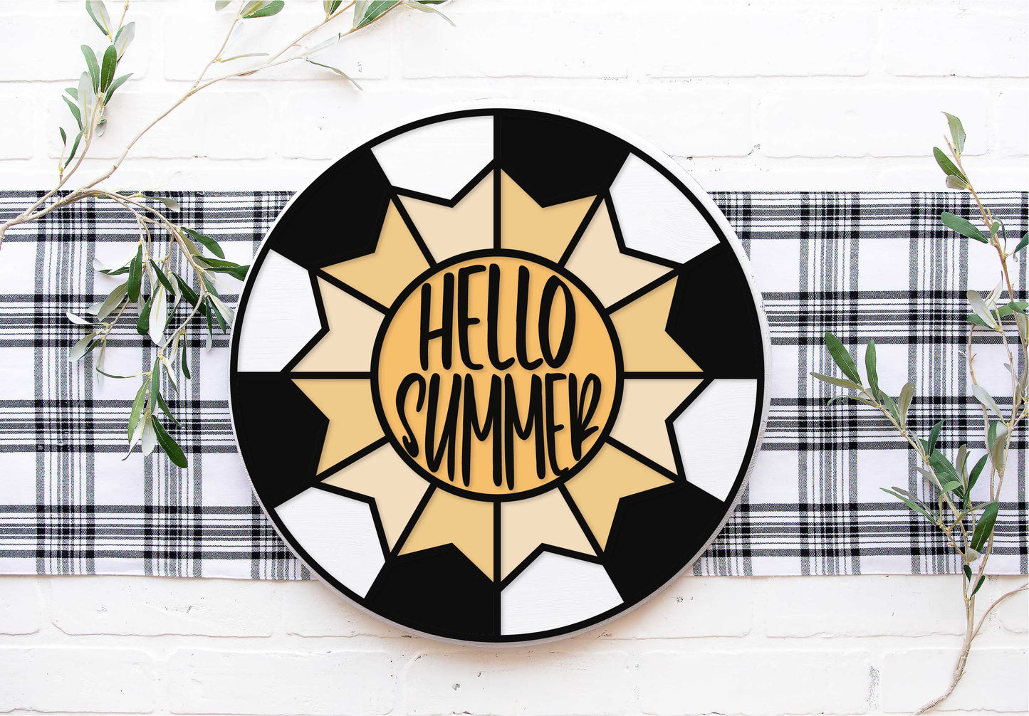 Hello Summer Quilt Round - Round Wood Door Sign | Hanger | ChicaTiza