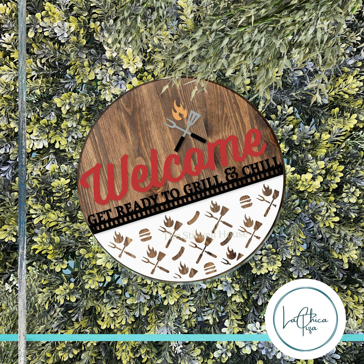 Welcome Get ready to Grill  - Round  Wood Door Sign | Hanger | ChicaTiza