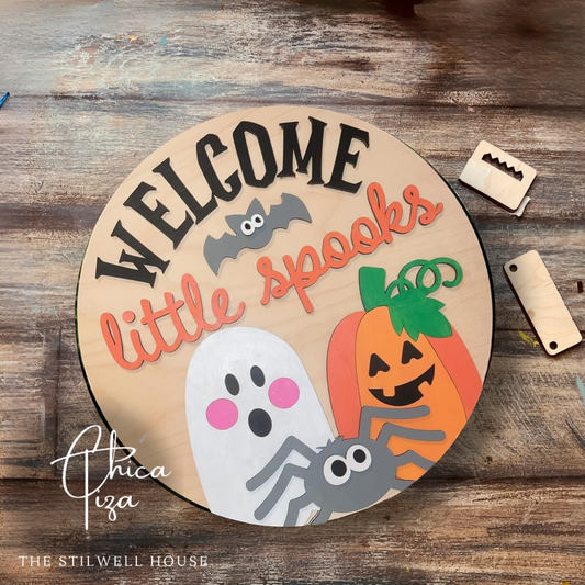 Welcome little spooks- Round  Wood Door Sign | Hanger | ChicaTiza